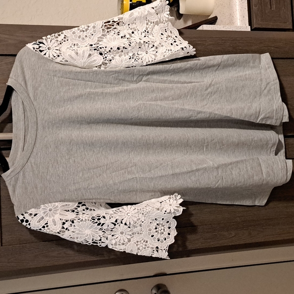 ♥️New lace sleeve tunic top - Picture 12 of 13